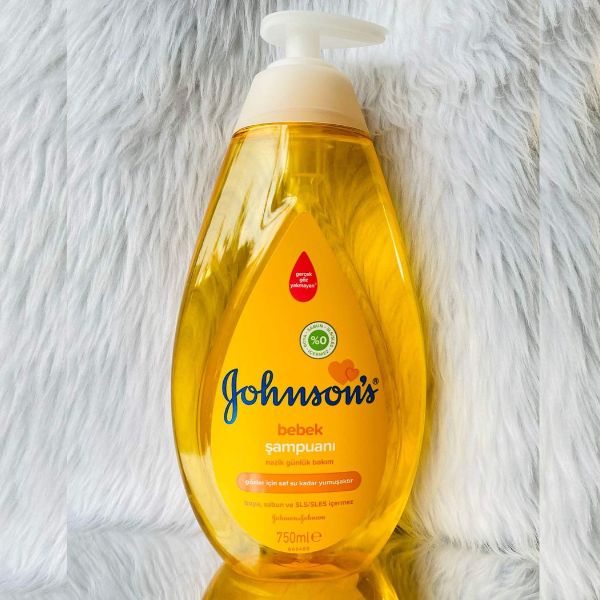 Johnson's Baby Shampoo, No More Tears.
