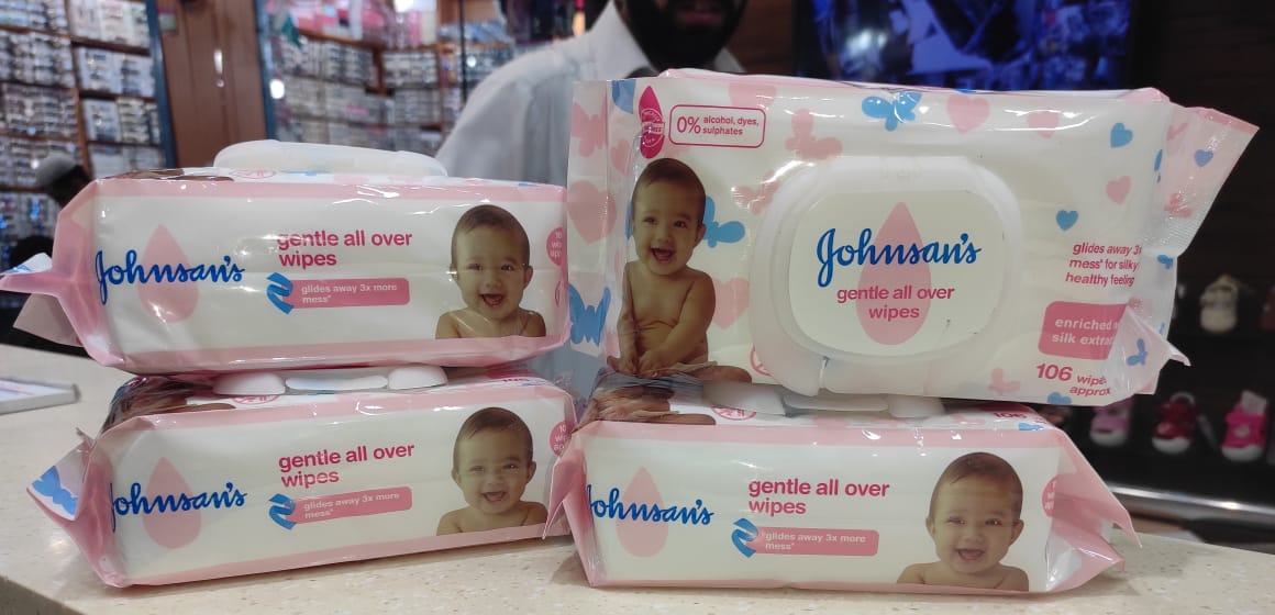 JOHNSAN'S Baby Wipes 106 Sheets. - Triple-M Store